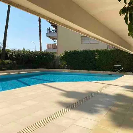 Appartamento Port Garavan Calme, Piscine, Rénové, Parking Mentone